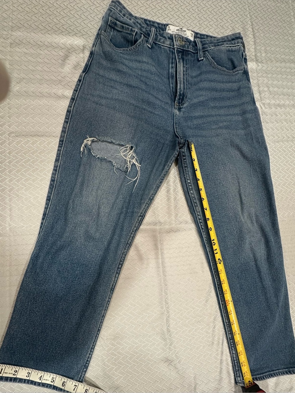 Hollister Women’s  Indigo Straight Jeans with Knee Rip